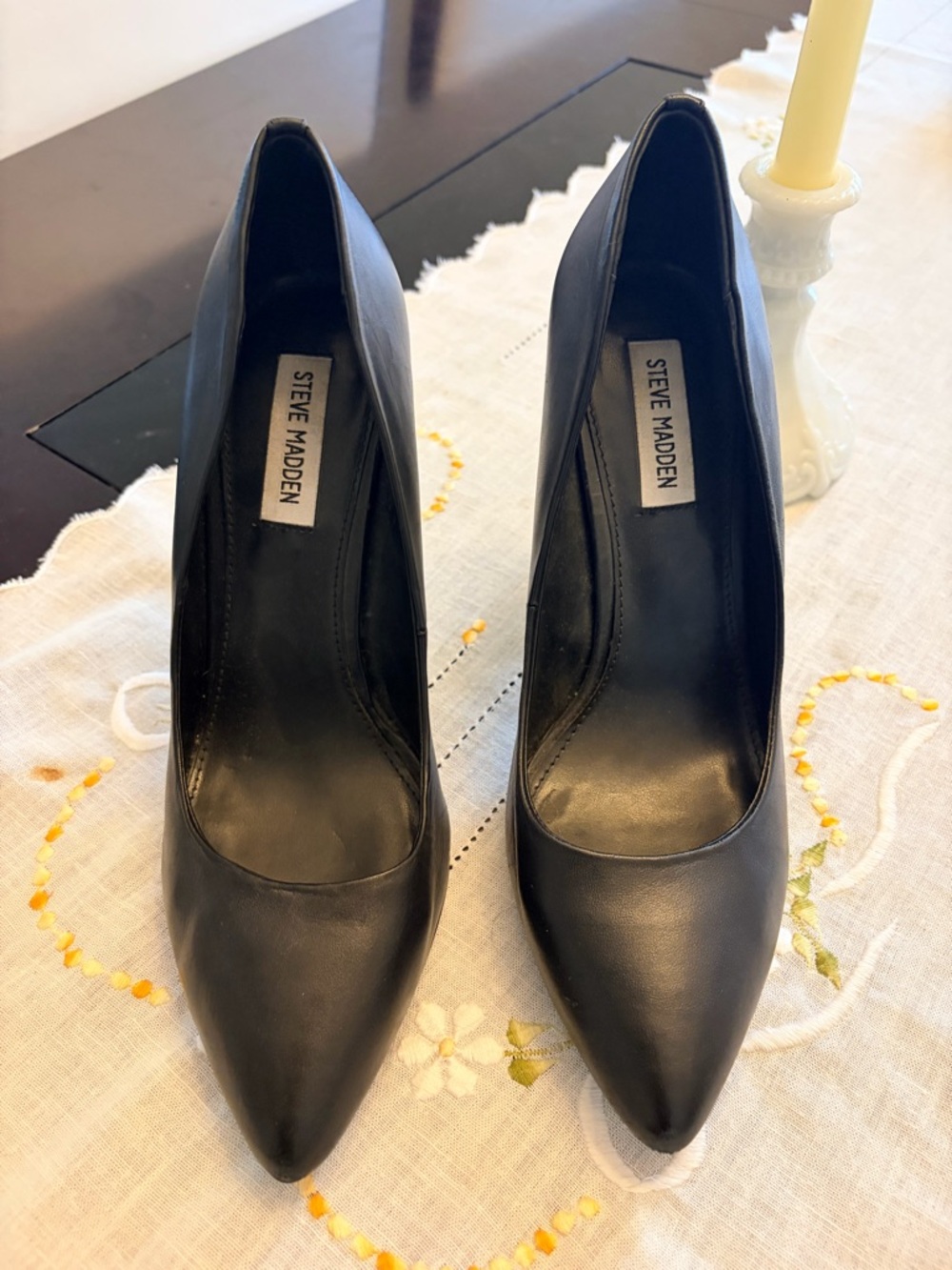Steve Madden Black Pointed Toe Leather Pumps